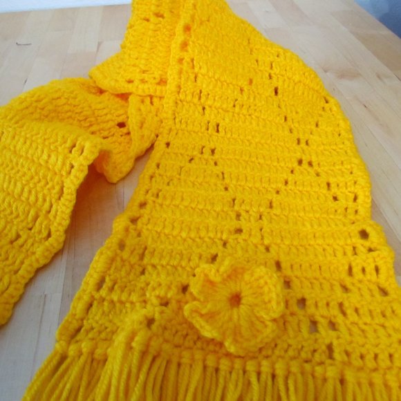Taller de Abu handmade Yellow Scarf - Picture 5 of 9